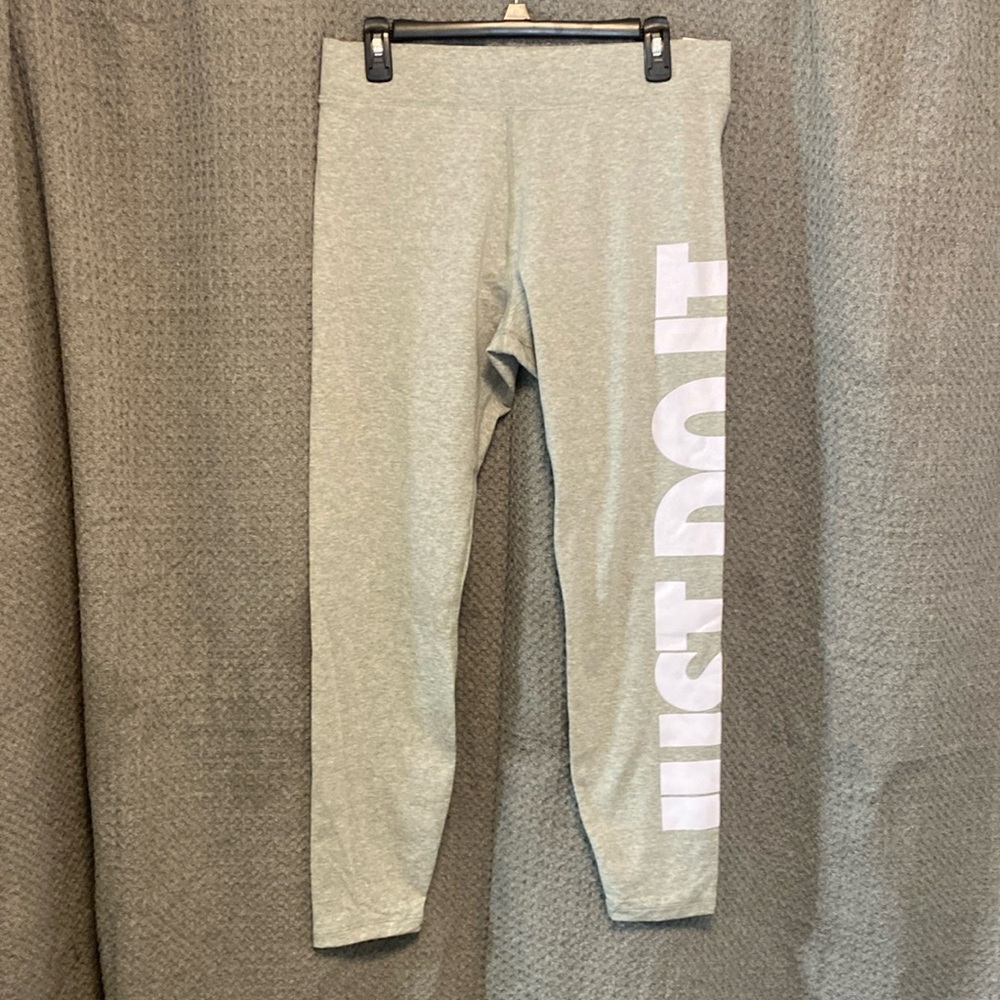 NWT Nike XL Tight Fit High Rise Full Length